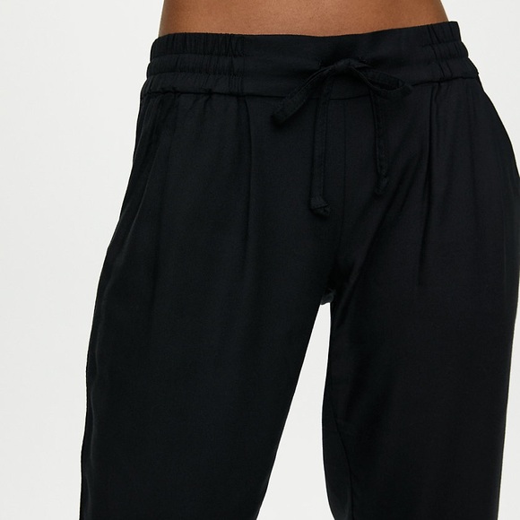 Aritzia drawstring joggers with pockets XS - Picture 8 of 9
